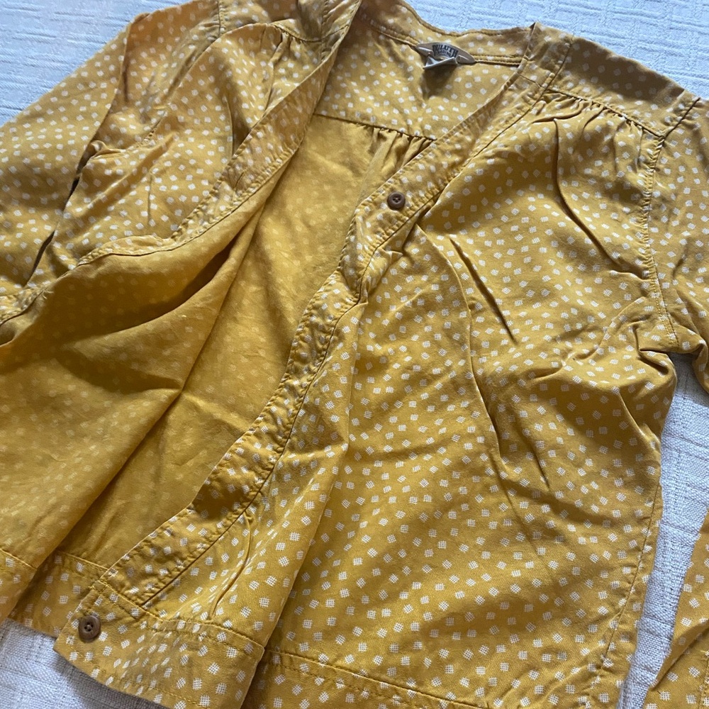 Duluth Trading Co. yellow top. - Picture 4 of 9